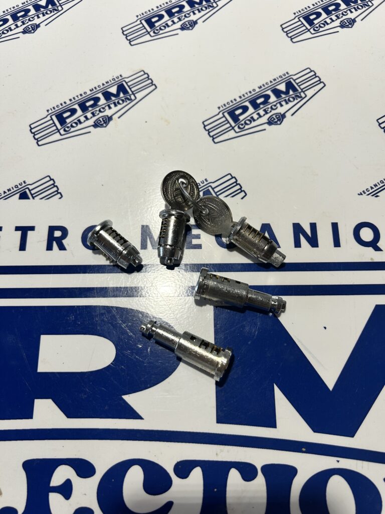 BARILLETS DES 2 PORTES AVANT + DE MALLE PLATE avec clefs