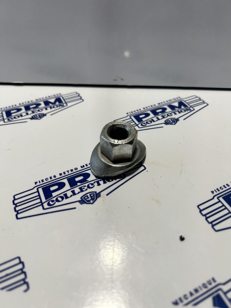 ECROU DE ROUE AVEC EMBASE Ø 12 mm pas 125