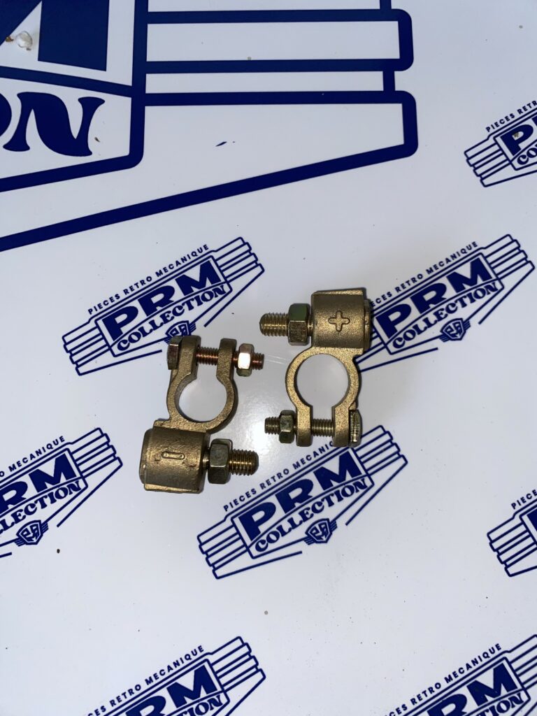PAIRE DE COSSES A BATTERIE + ET - A DOUBLE SERRAGE
